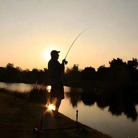 Greenfield Valley Fishing Resort Хуахін Екстер'єр фото